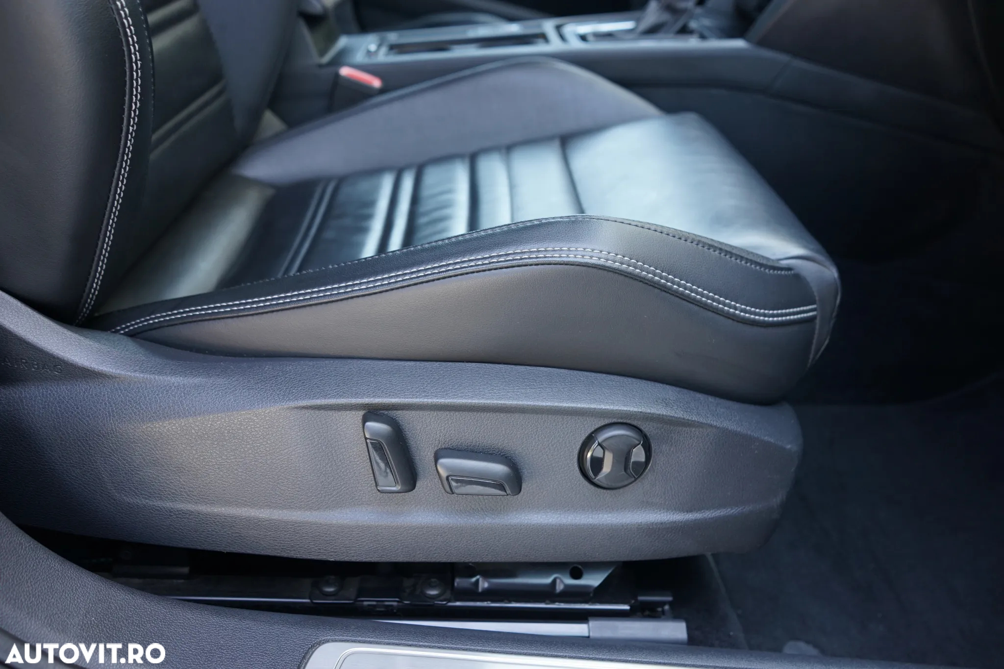 Volkswagen Passat - 37