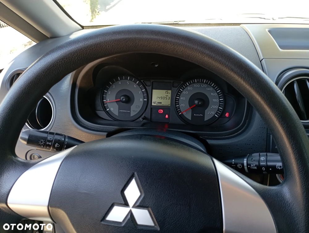 Mitsubishi Colt - 9