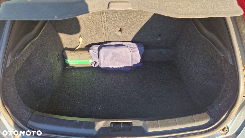 Volvo V40 D3 Momentum - 28