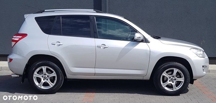 Toyota RAV4 - 6