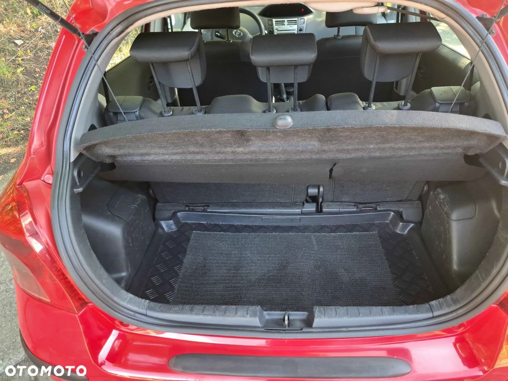 Toyota Yaris - 16