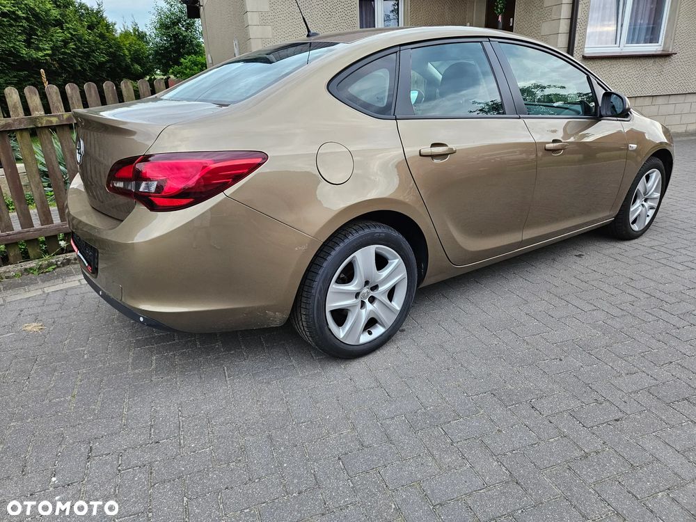 Opel Astra 1.6 Edition 111 Jahre - 4