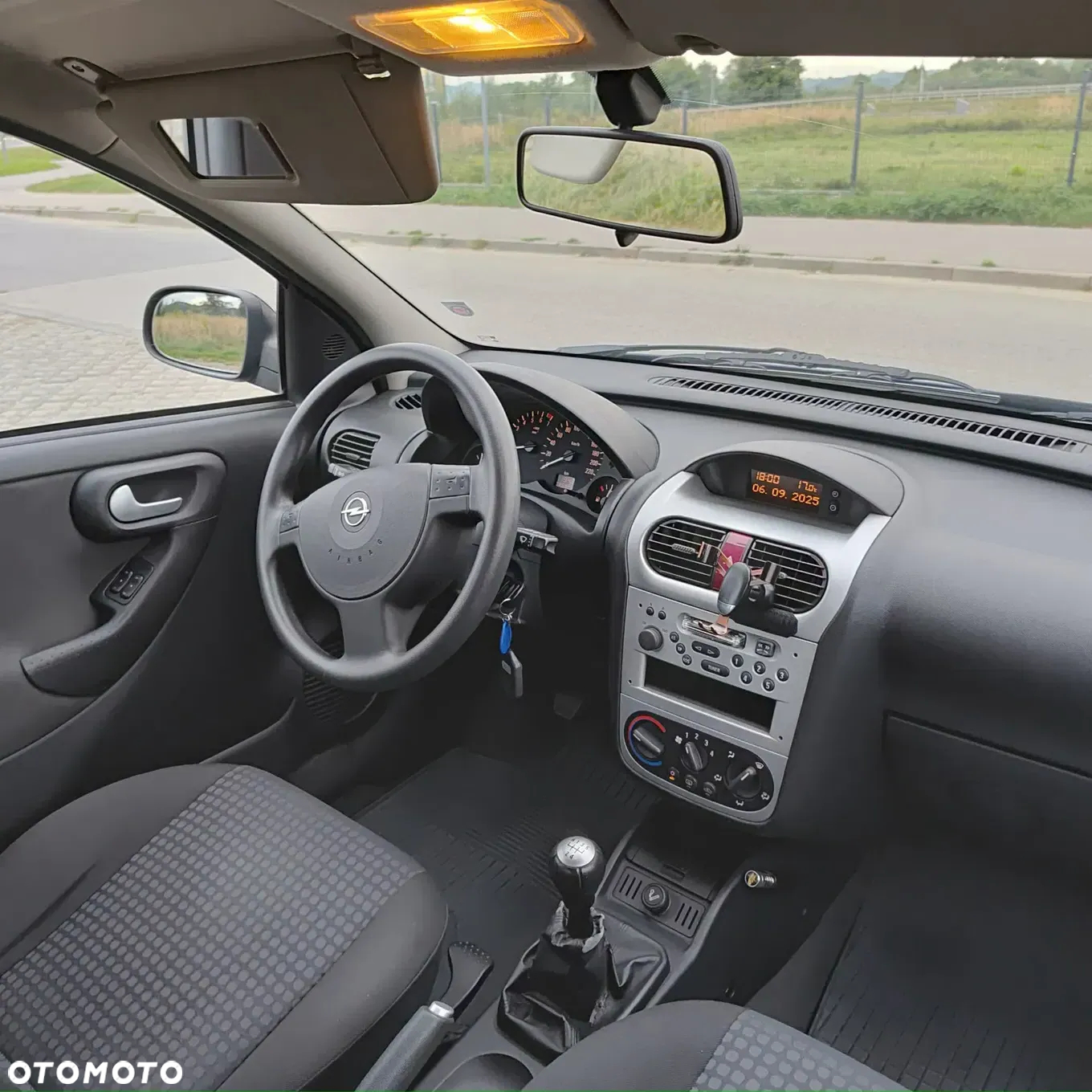 Opel Corsa 1.0 12V Enjoy - 32