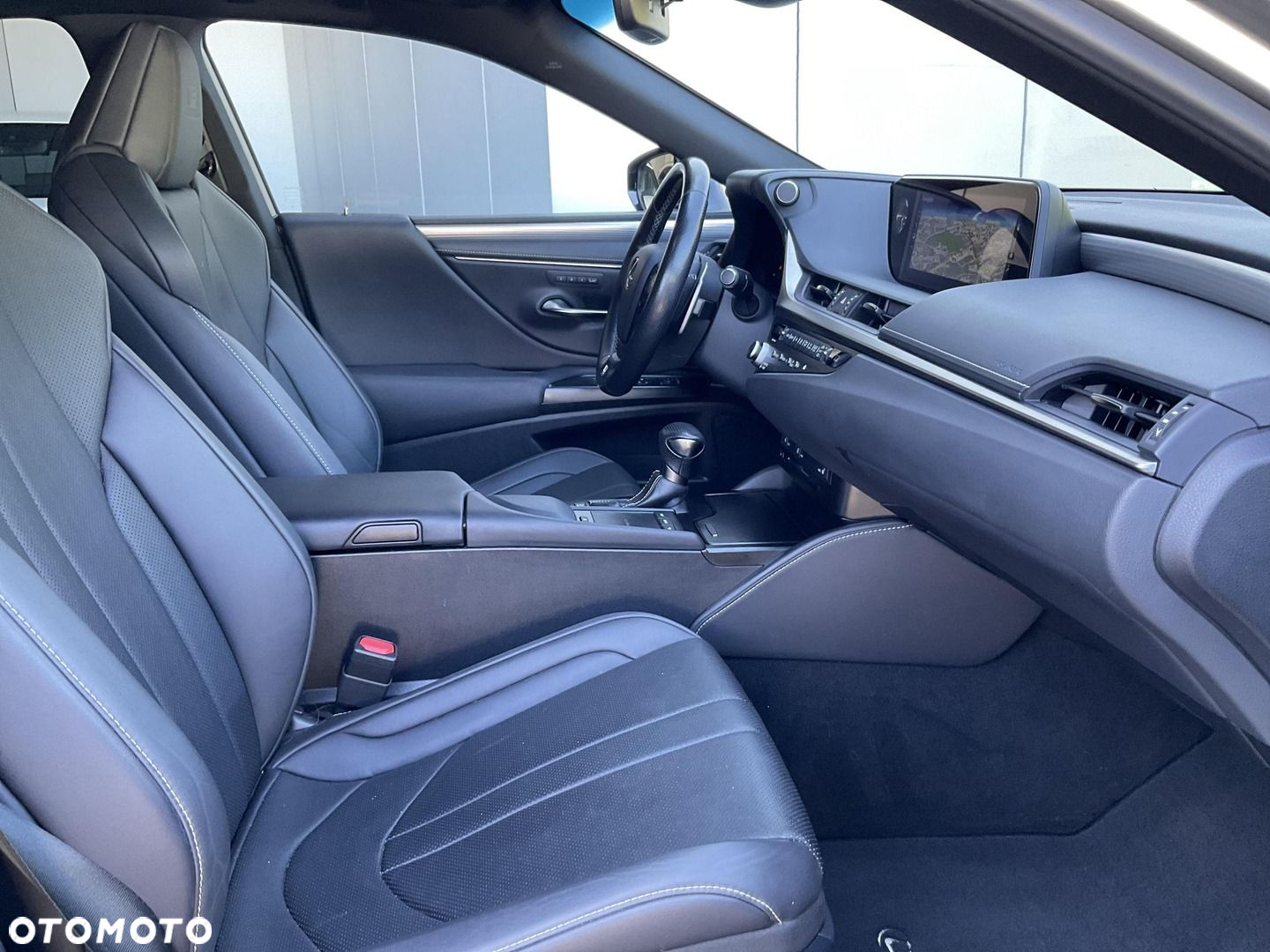 Lexus ES - 12