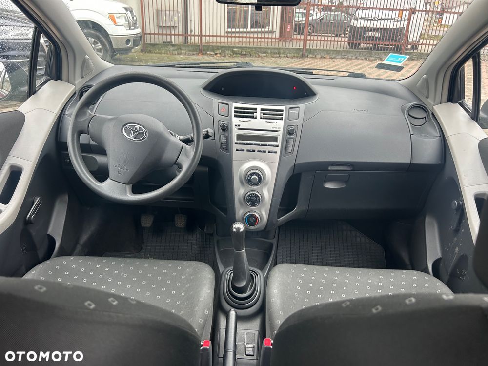 Toyota Yaris - 9