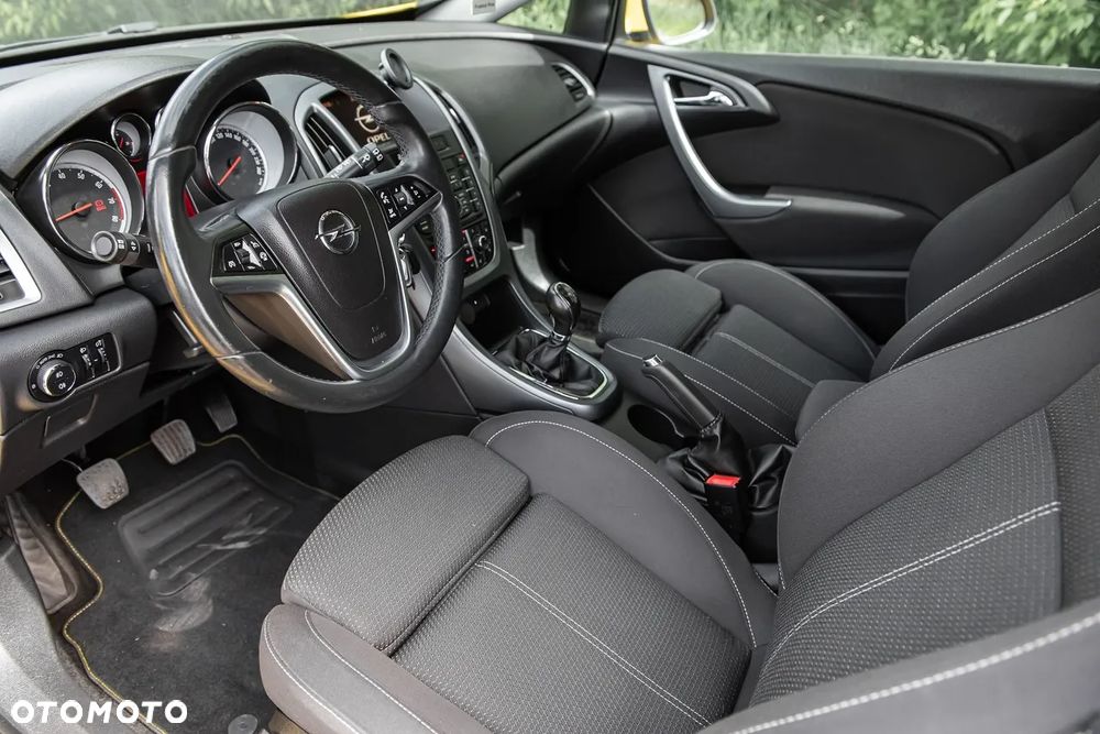 Opel Astra 1.6 T Cosmo - 15