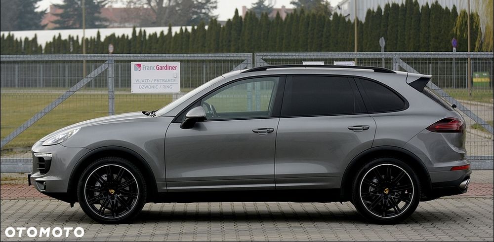 Porsche Cayenne S Platinum Edition - 16