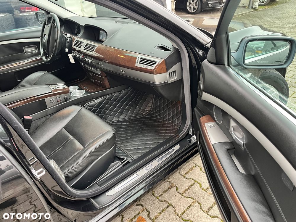 BMW Seria 7 740i - 16