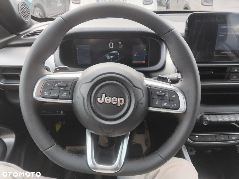 Jeep Avenger 1.2 T3 mHEV Overland 4xe eDCT6 - 11