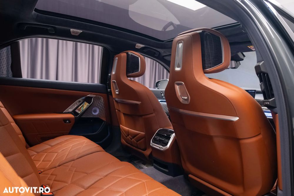 BMW i7 - 40