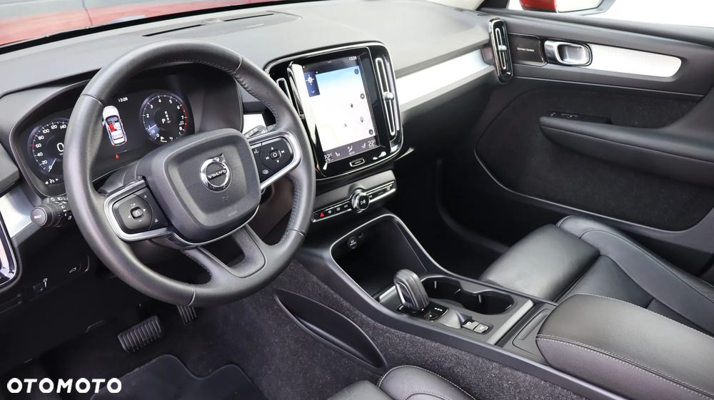 Volvo XC 40 T5 AWD Momentum Pro - 12