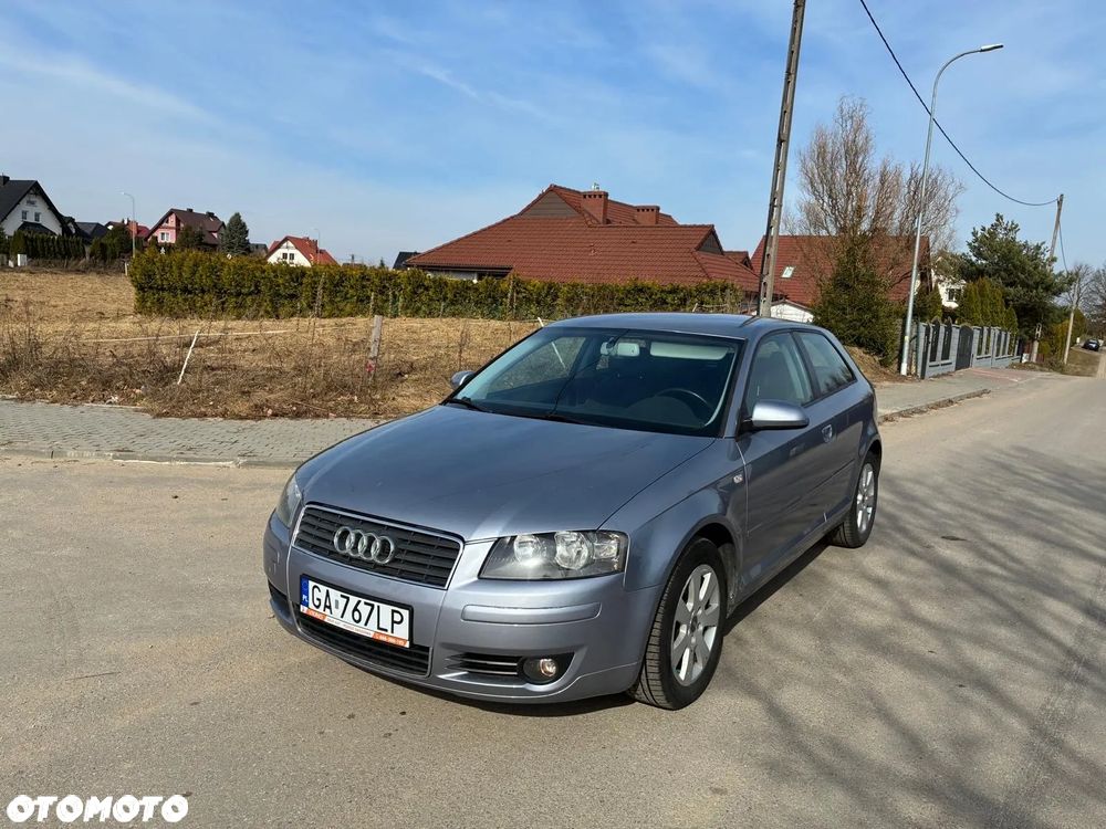 Audi A3 3-drzwiowe 2.0 FSI Ambition - 1