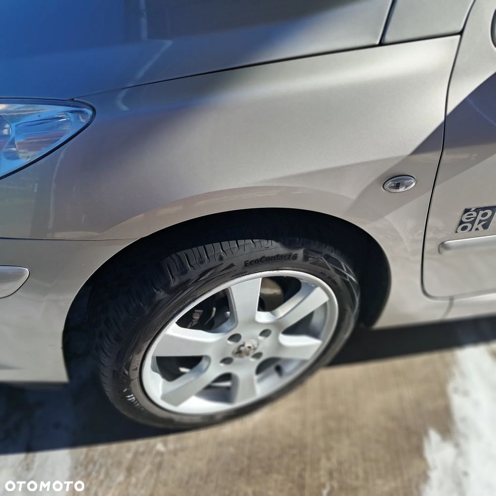 Peugeot 307 2.0 - 15