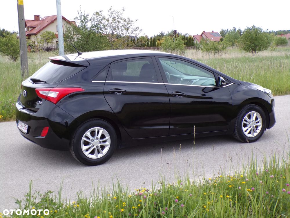Hyundai i30 blue 1.6 CRDi Passion - 10