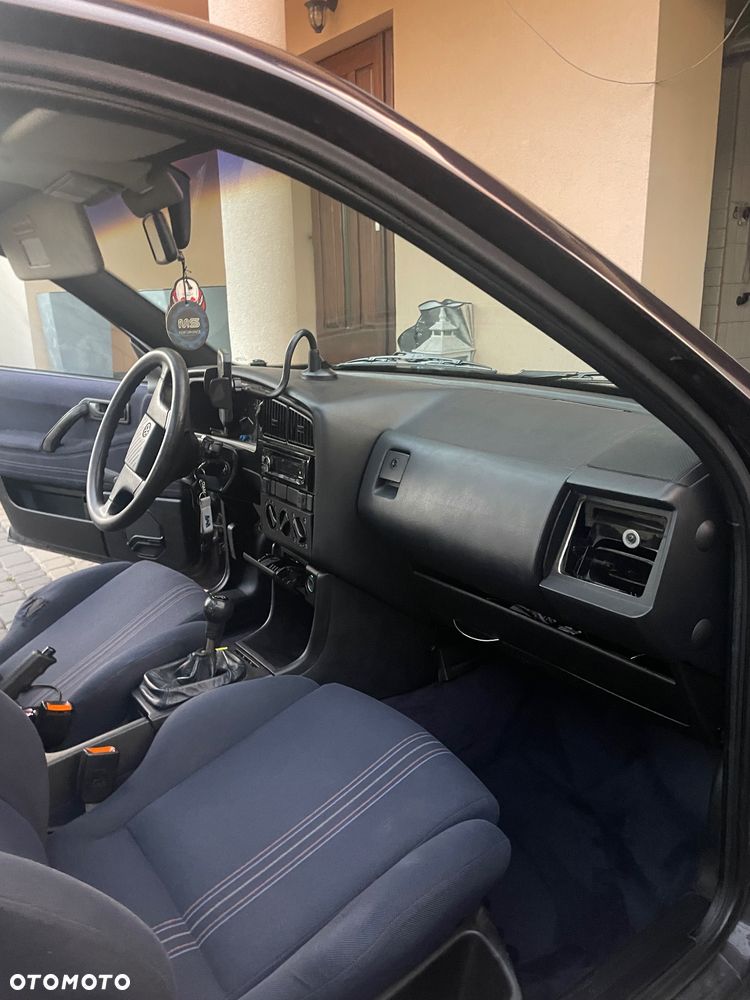 Volkswagen Passat 2.0 GT - 11