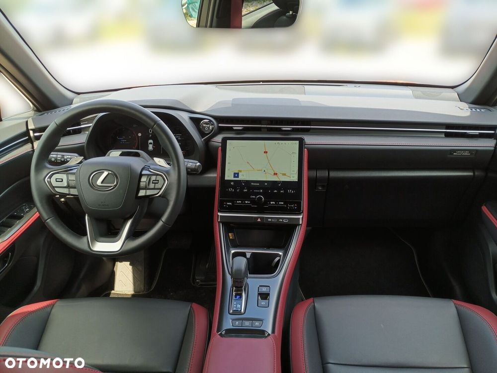 Lexus LBX - 12