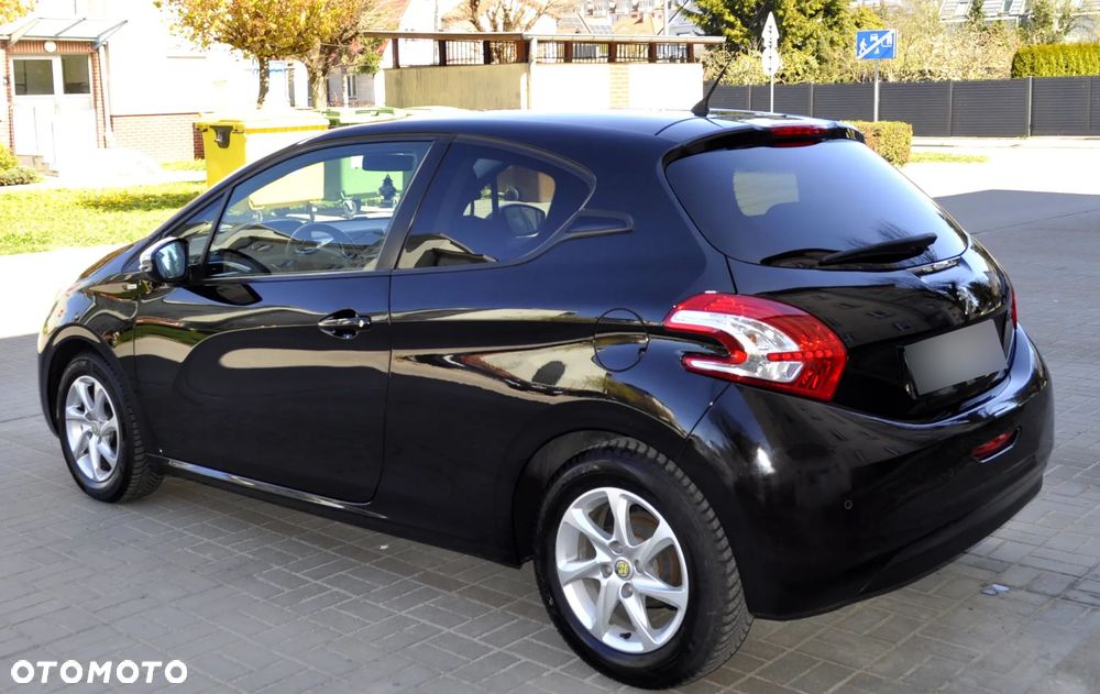Peugeot 208 82 PureTech Style - 10