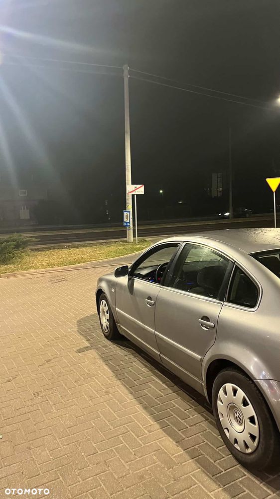 Volkswagen Passat 1.9 TDI Comfortline - 2