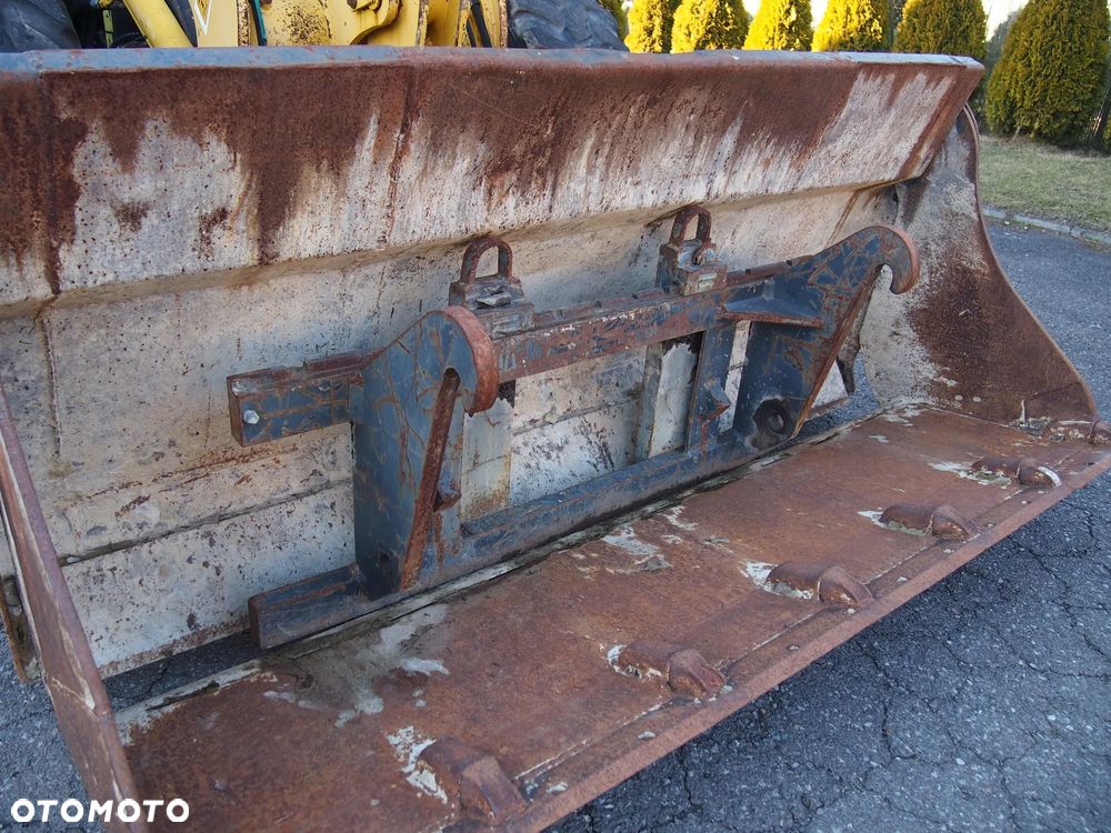 wszystkie maszyny są sprowadzone w dobrym stanie technicznym i wizualnym . zapraszamy do obejrzenia innych naszych ofert na paczynscy.pl cena na export, nie zawiera podatku - 9