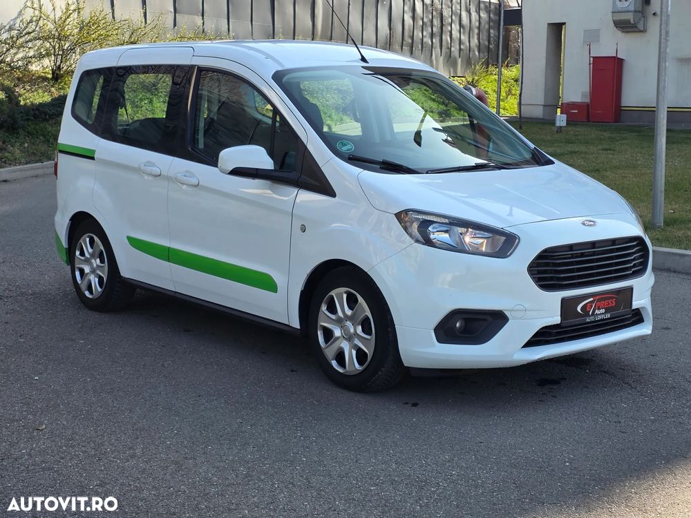 Ford Tourneo Courier 1.5 TDCi Titanium - 10