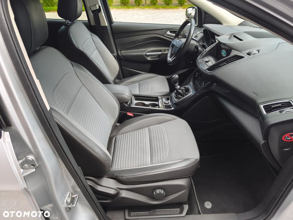 Ford Kuga 2.0 TDCi 2x4 Titanium - 21