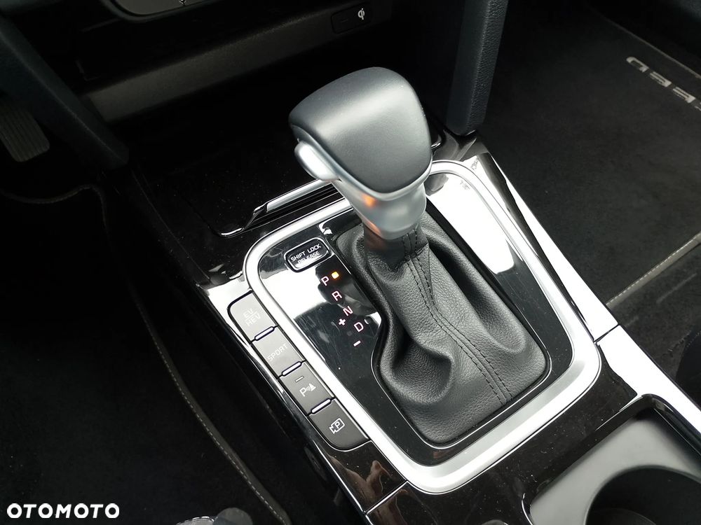 Kia Ceed - 10