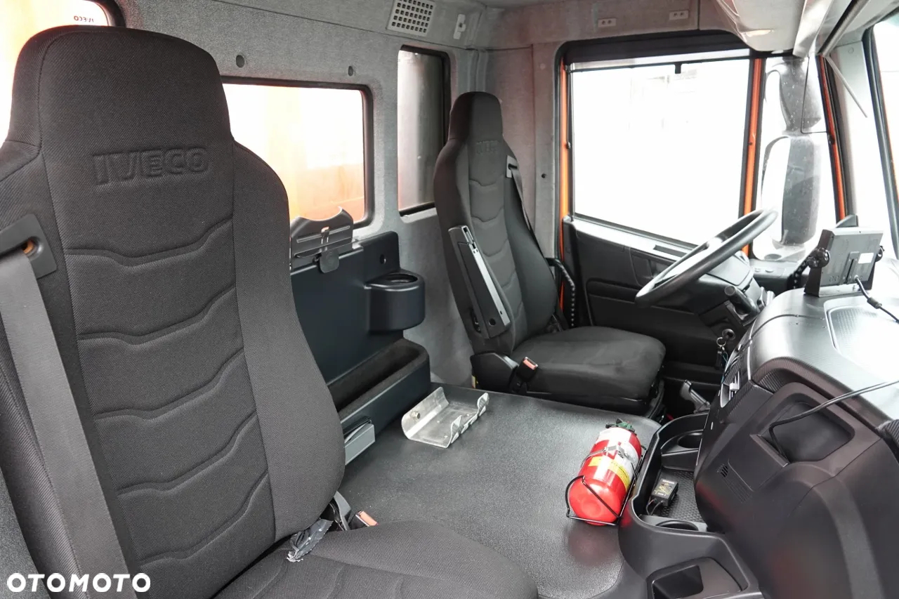 Iveco 420 / 6x2 / SKRZYNIOWY- 6,5 M / HDS FASSI 185 - 10,4 M / E6 / OŚ PODNOSZONA - 36
