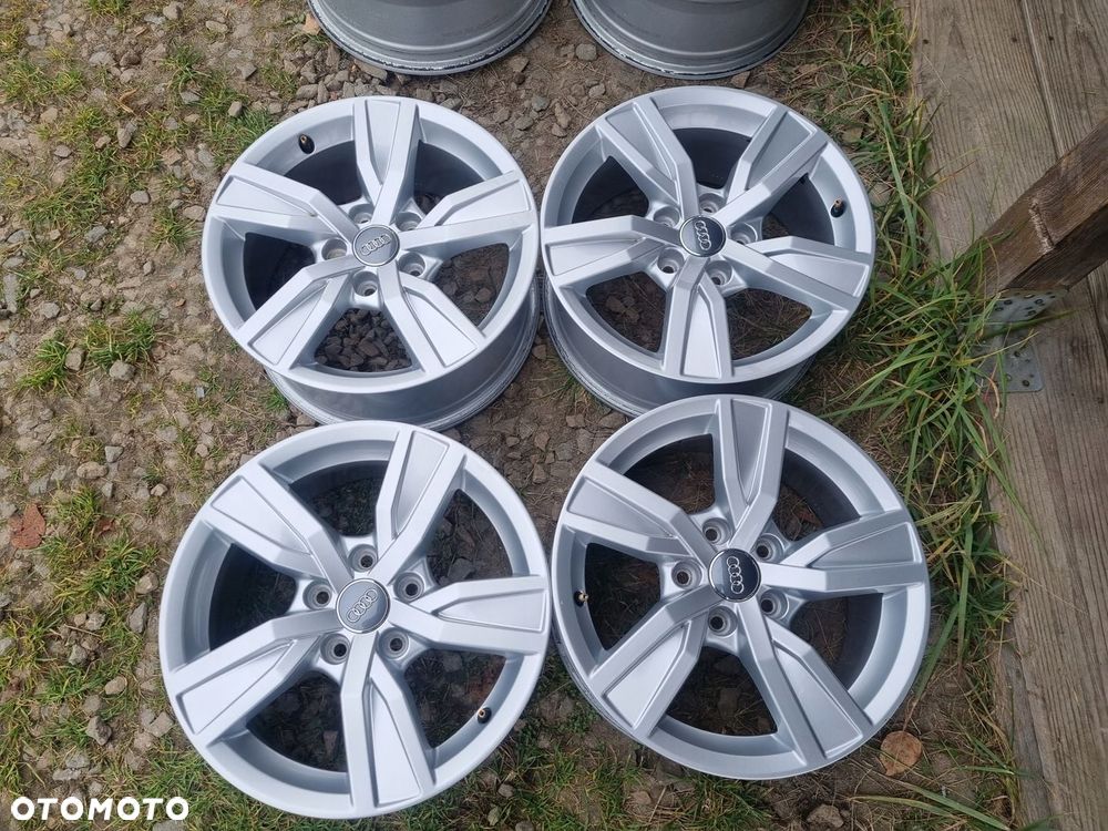 AUDI A4 B8,B9,8W0601025A alufelgi 7X16 ET35 5X112 4szt,super stan - 1