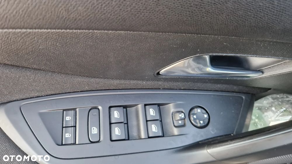 Peugeot 308 1.2 PureTech Active Pack S&S EAT8 - 15