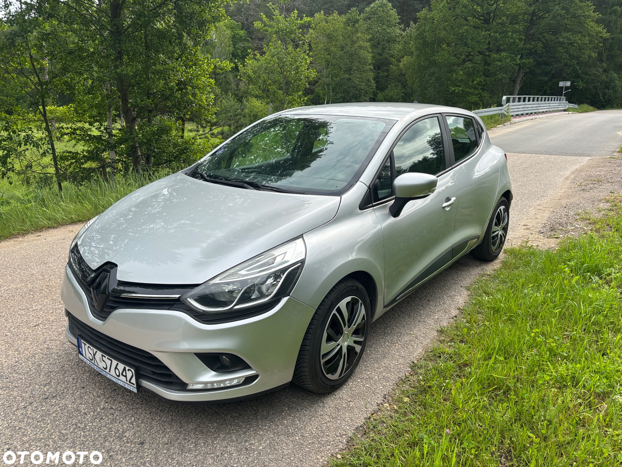 Renault Clio 1.2 16V 75 Life - 4