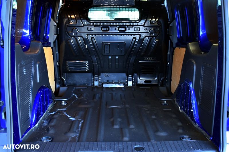 Ford Transit Connect - 12