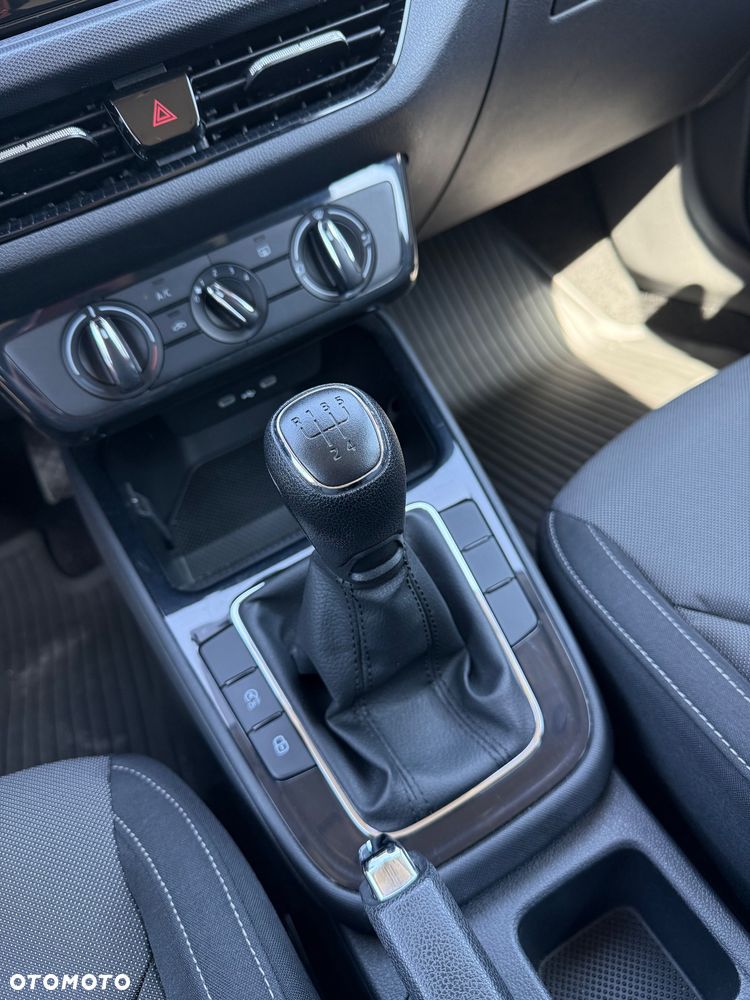 Skoda Fabia 1.0 MPI Active - 27