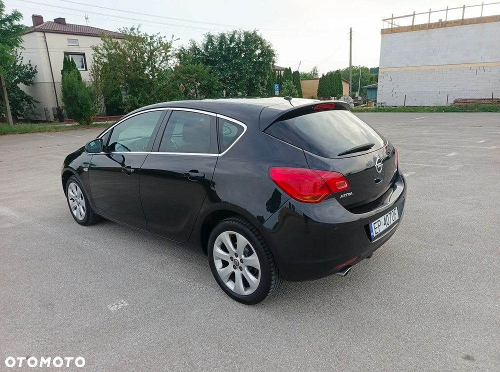 Opel Astra 1.4 Turbo 150 Jahre - 3