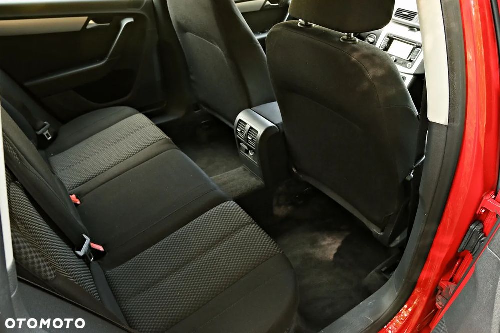 Volkswagen Passat Variant 1.6 TDI BlueMotion Technology Highline - 33