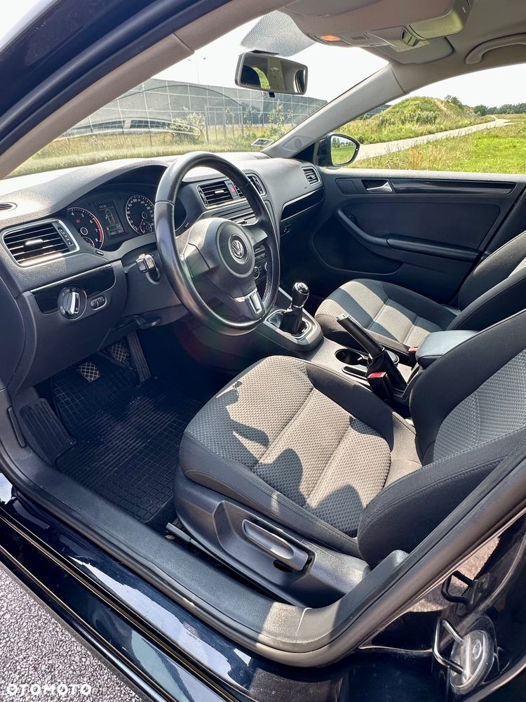 Volkswagen Jetta 1.4 TSI Comfortline - 16