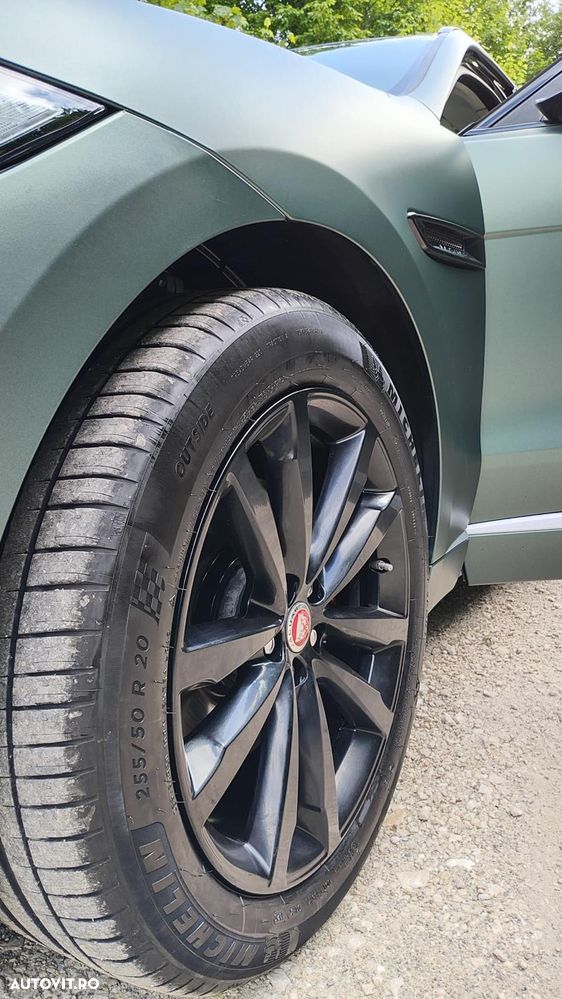 Jaguar F-Pace S AWD - 20