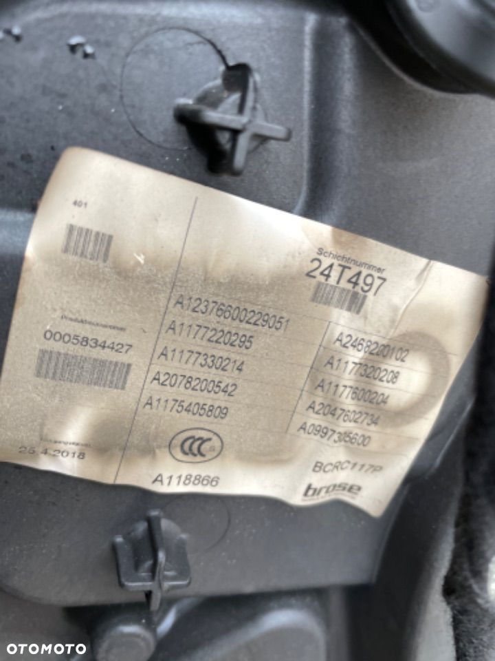 Mercedes CLA W117  drzwi lewe prawe tył zamek szyba listwa   LAKIER 787 - 12