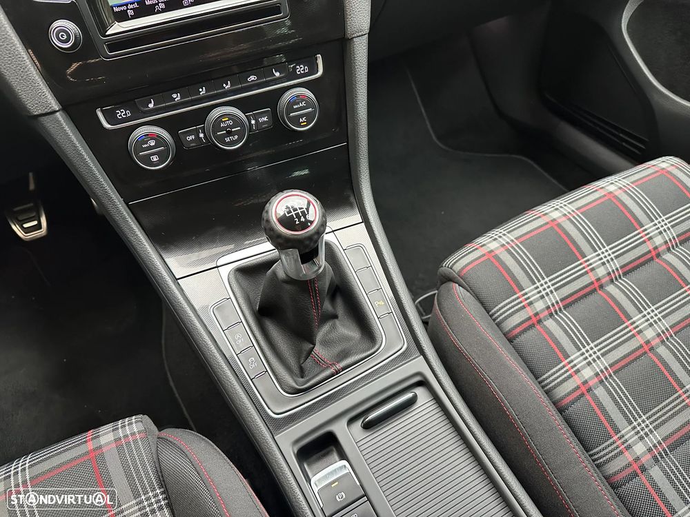 VW Golf 2.0 TSi GTi - 18