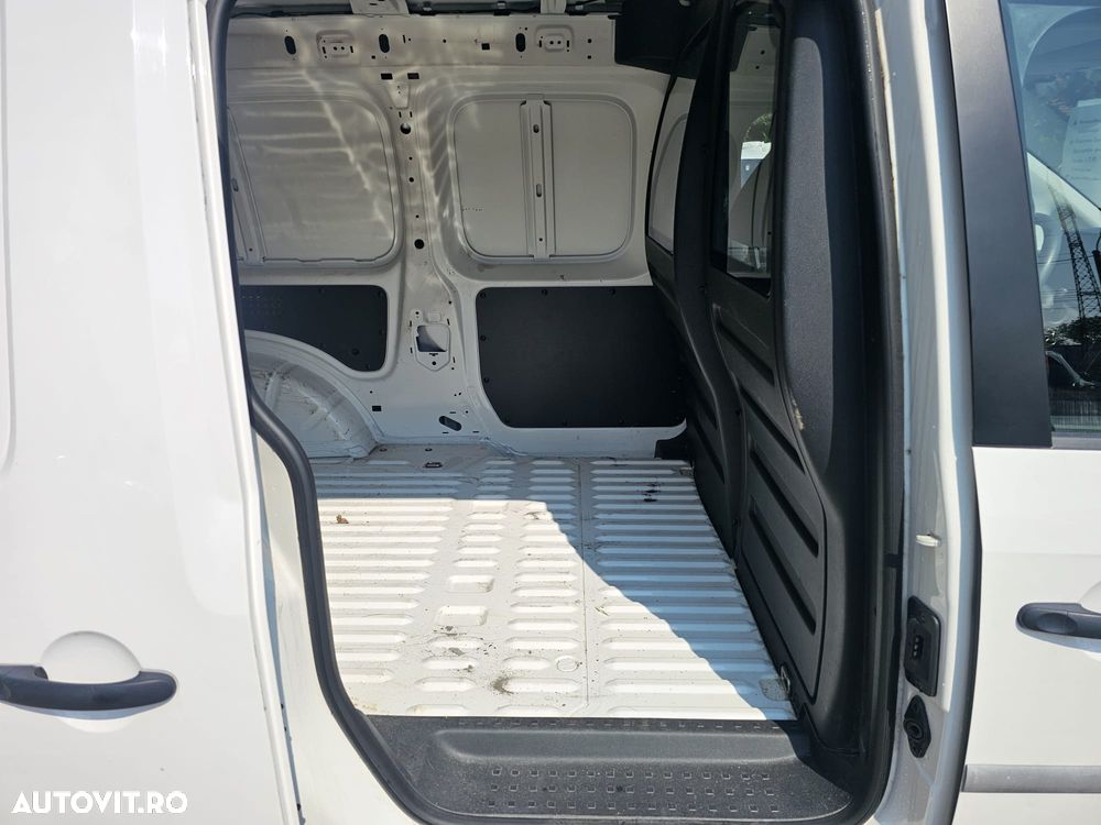 Volkswagen CADDY MAXI FURGON - 12