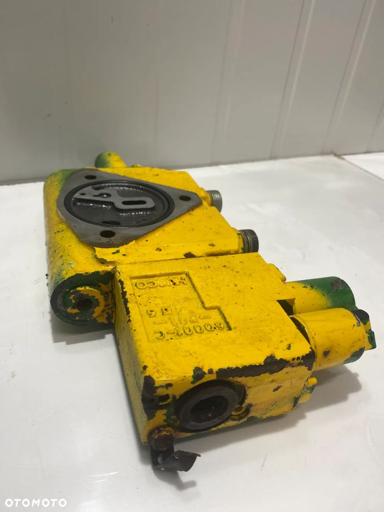 ZAWÓR/SEKCJA HYDRAULCZNA  RE216049, RE239129, RE267758 -   JOHN DEERE 7930 - 4