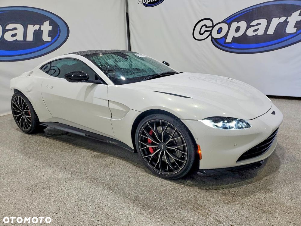 Aston Martin Vantage - 3