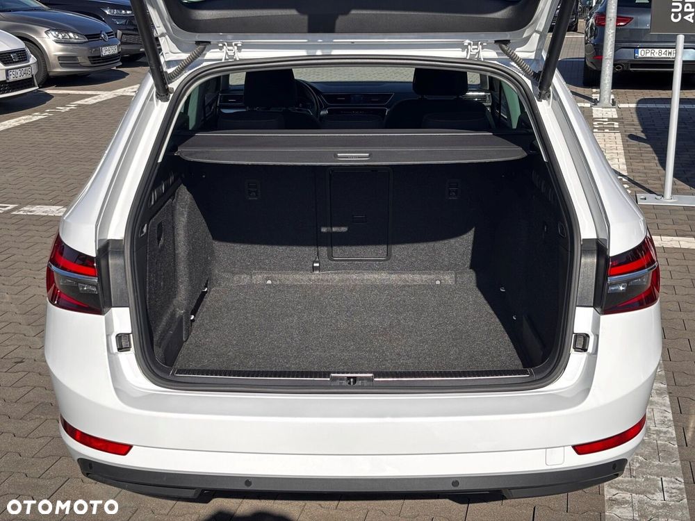 Skoda Superb 2.0 TDI SCR Ambition DSG - 31