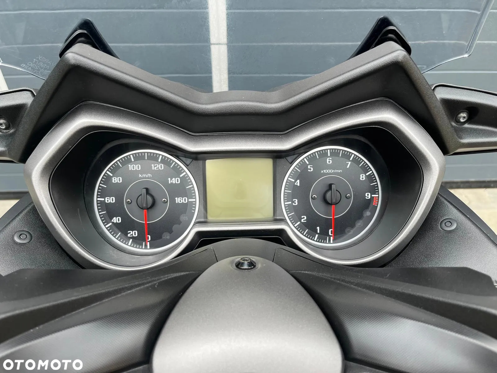 Yamaha X-max - 13