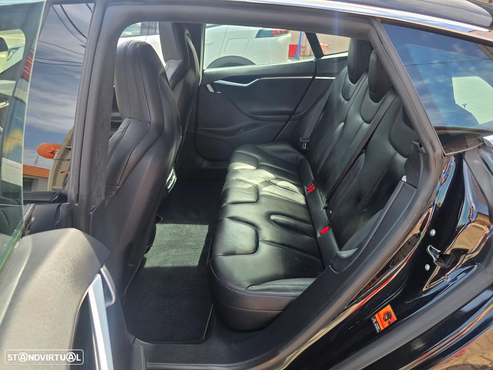 Tesla Model S P90D - 22