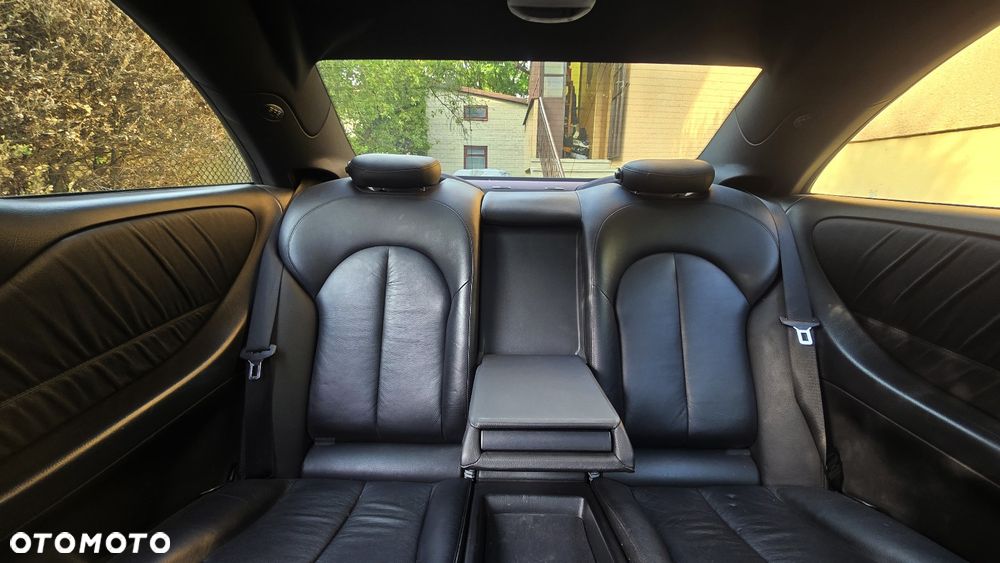 Mercedes-Benz CLK - 16
