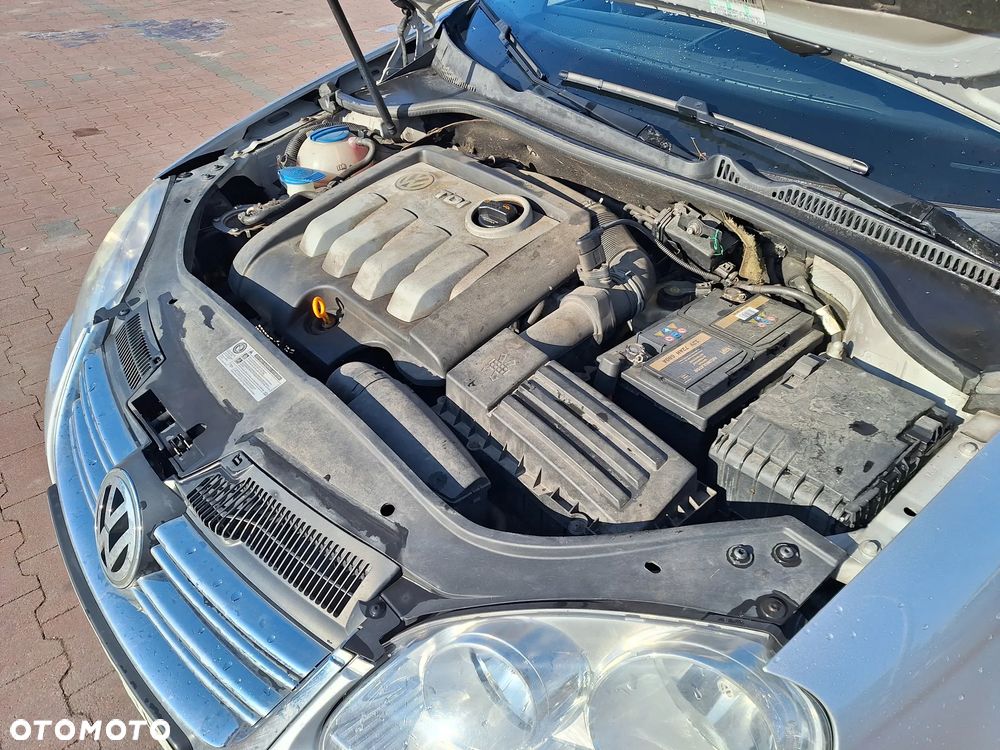 Volkswagen Jetta 1.9 TDI Trendline - 16