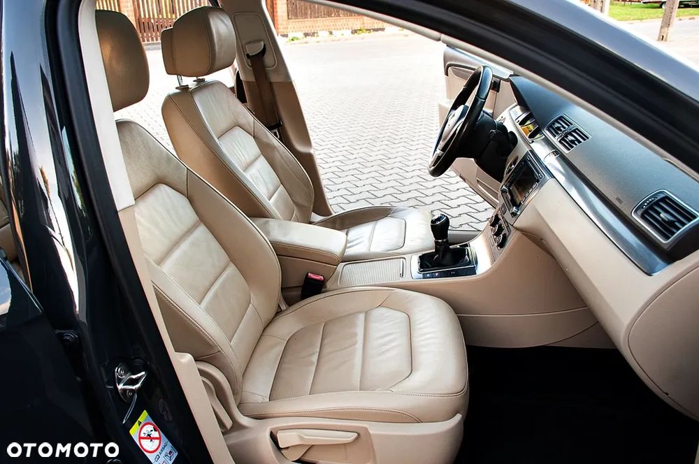 Volkswagen Passat 2.0 TDI 4Mot Highline - 22