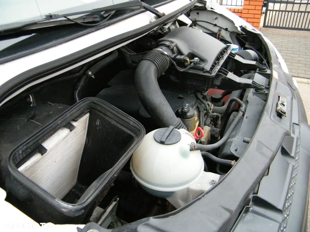 Mercedes-Benz Sprinter - 12