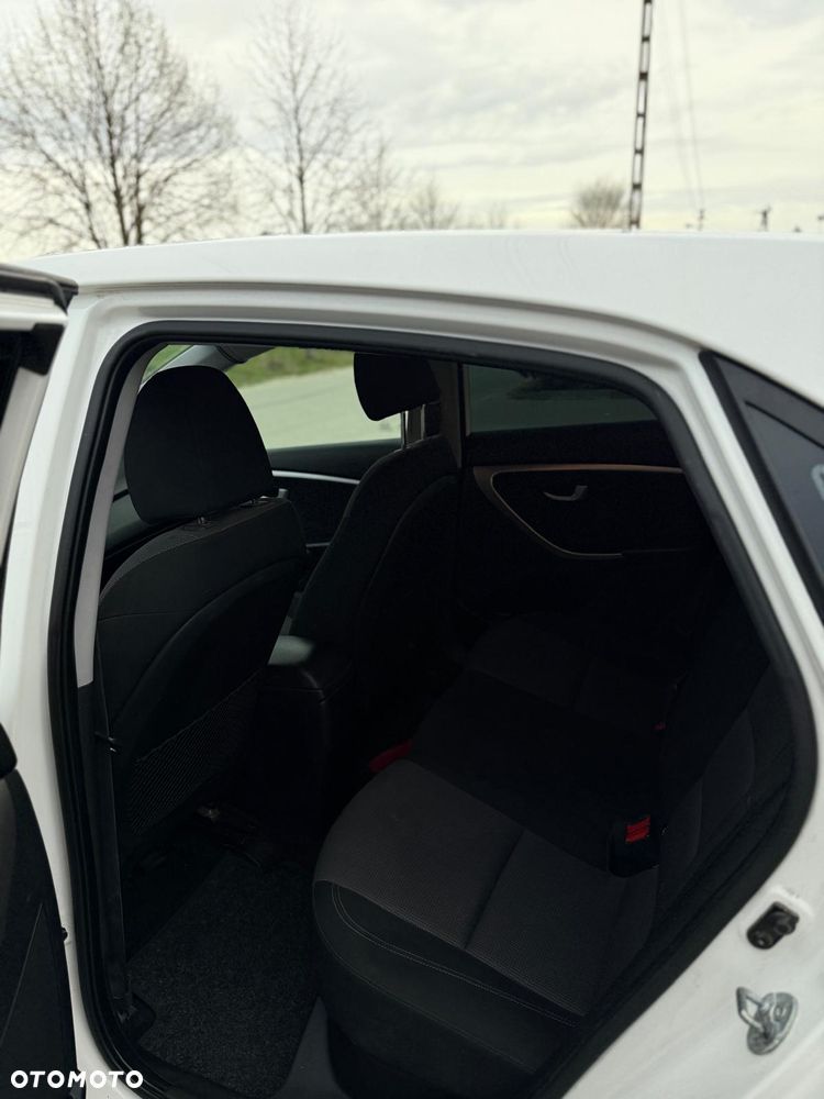 Hyundai i30 1.4 CRDi Intro Edition - 9