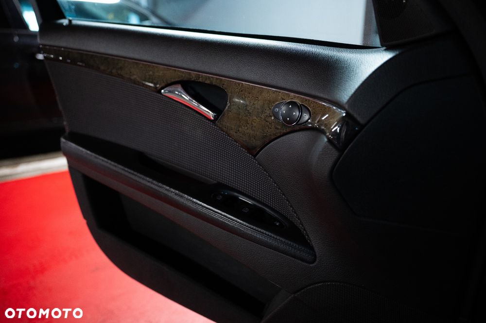 Mercedes-Benz Klasa E 320 CDI T Avantgarde - 23